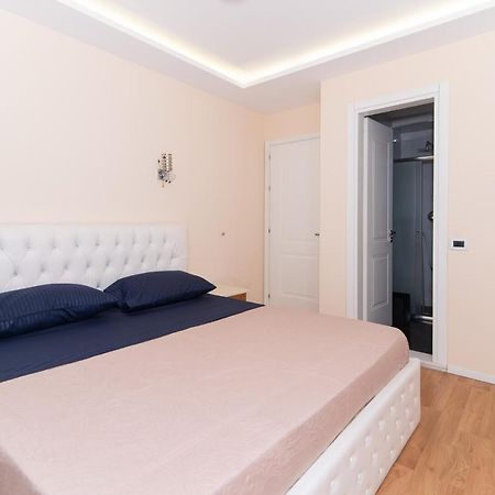 Tirana Central Exclusive Bagian luar foto