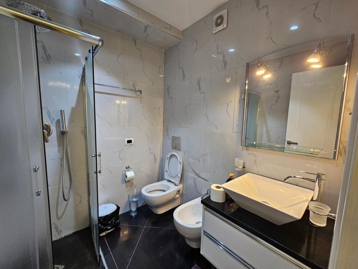 Tirana Central Exclusive Bagian luar foto