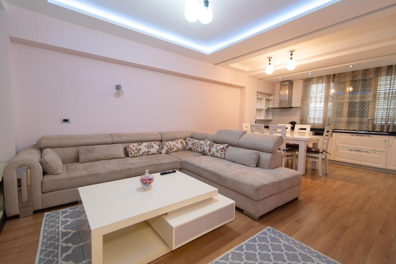 Tirana Central Exclusive Bagian luar foto