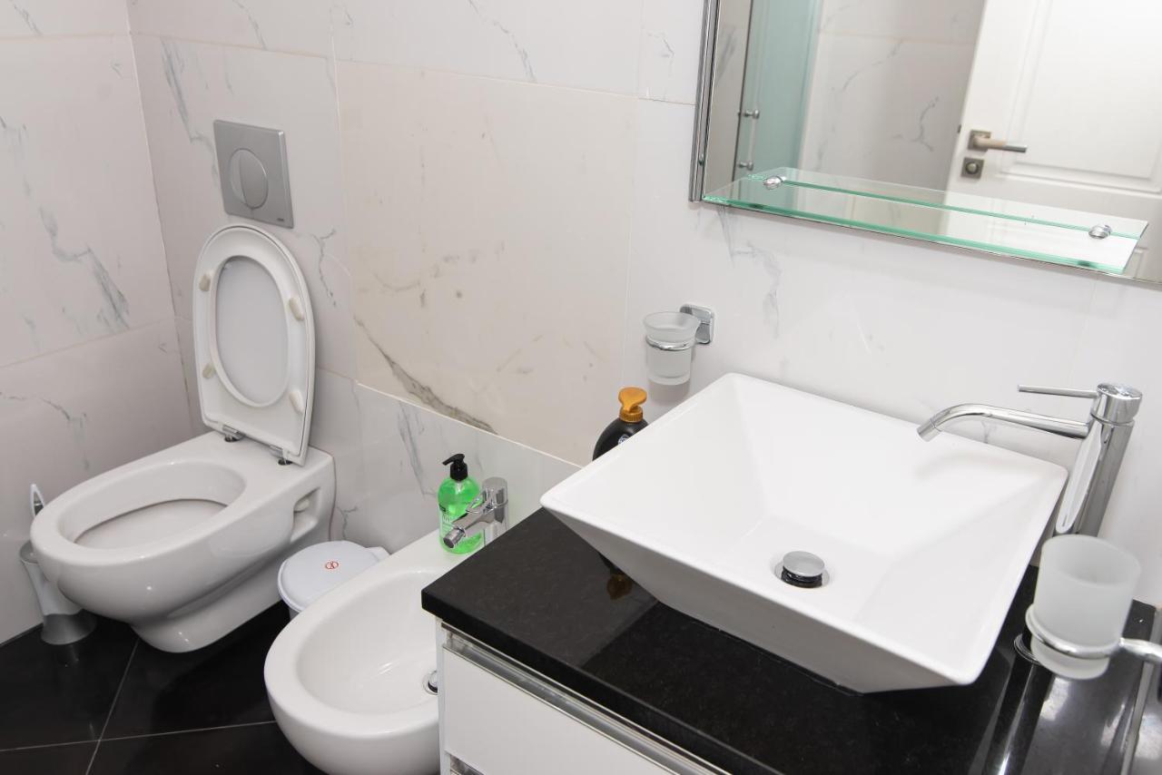 Tirana Central Exclusive Bagian luar foto