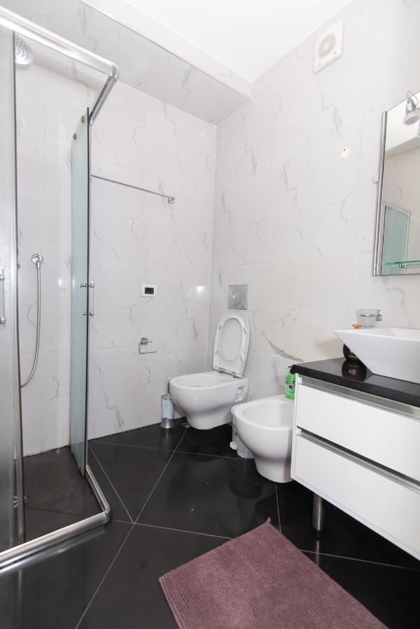Tirana Central Exclusive Bagian luar foto